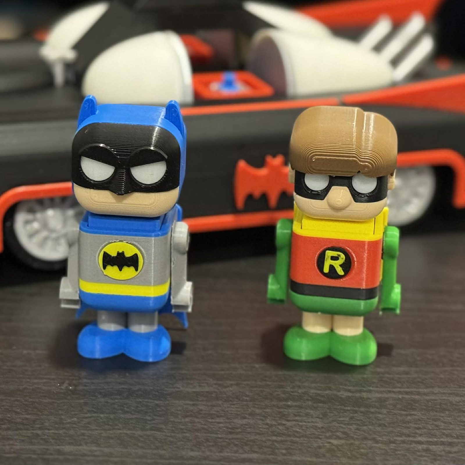 #1 1966 Classic Batmobile + Batman & Robin clicker — vue 2