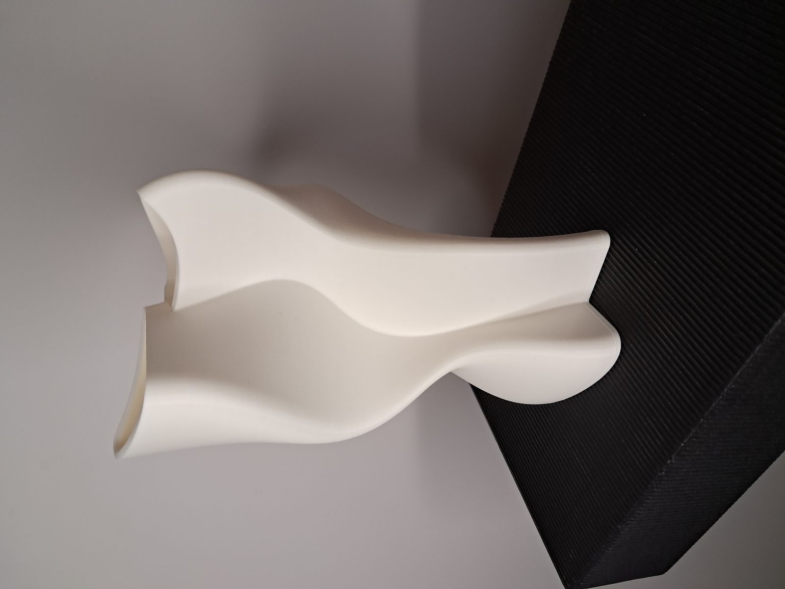 #3 Beautiful Vase. Modern Wobble sculpture — vue 3