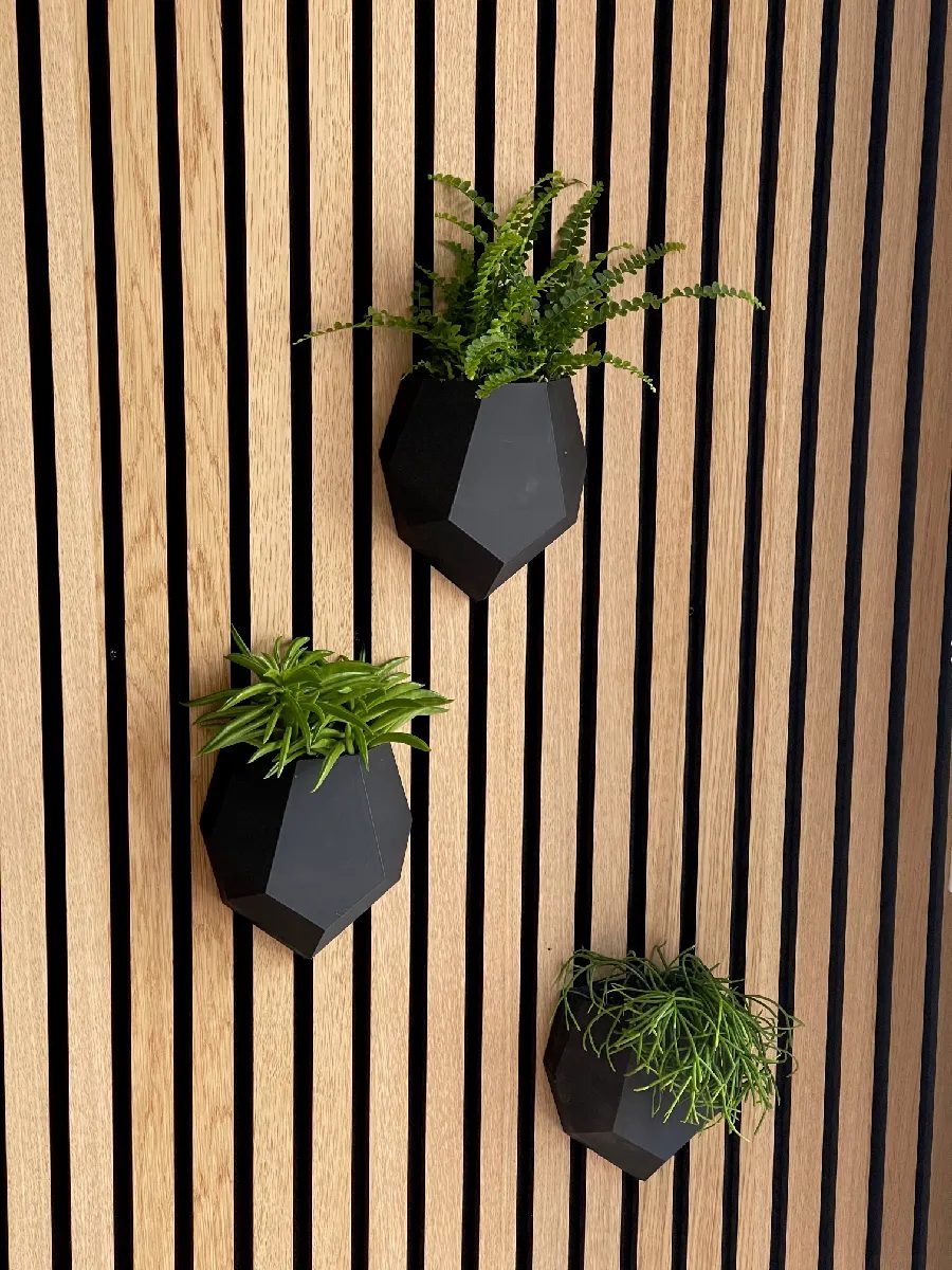 #6 Wall vase for acoustic wall panels. Self watering — vue 1