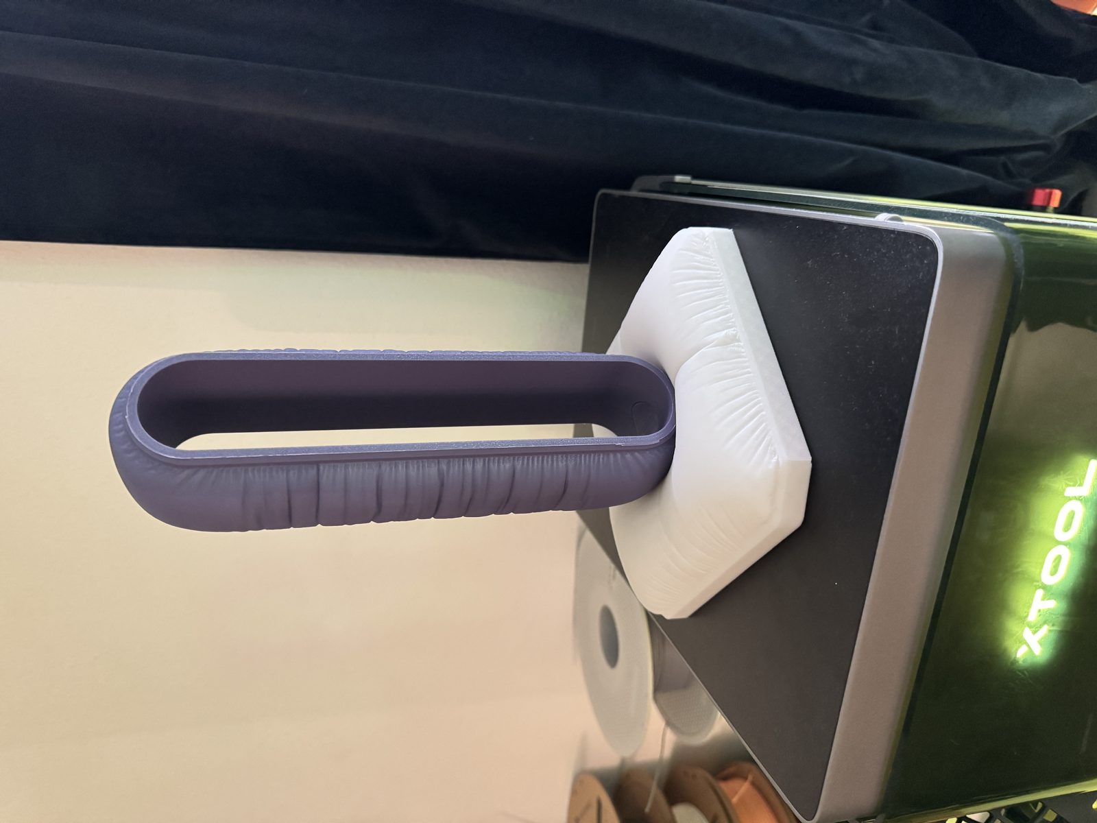 #11 PillowDock – The Softest Resting Place for Headset — vue 10