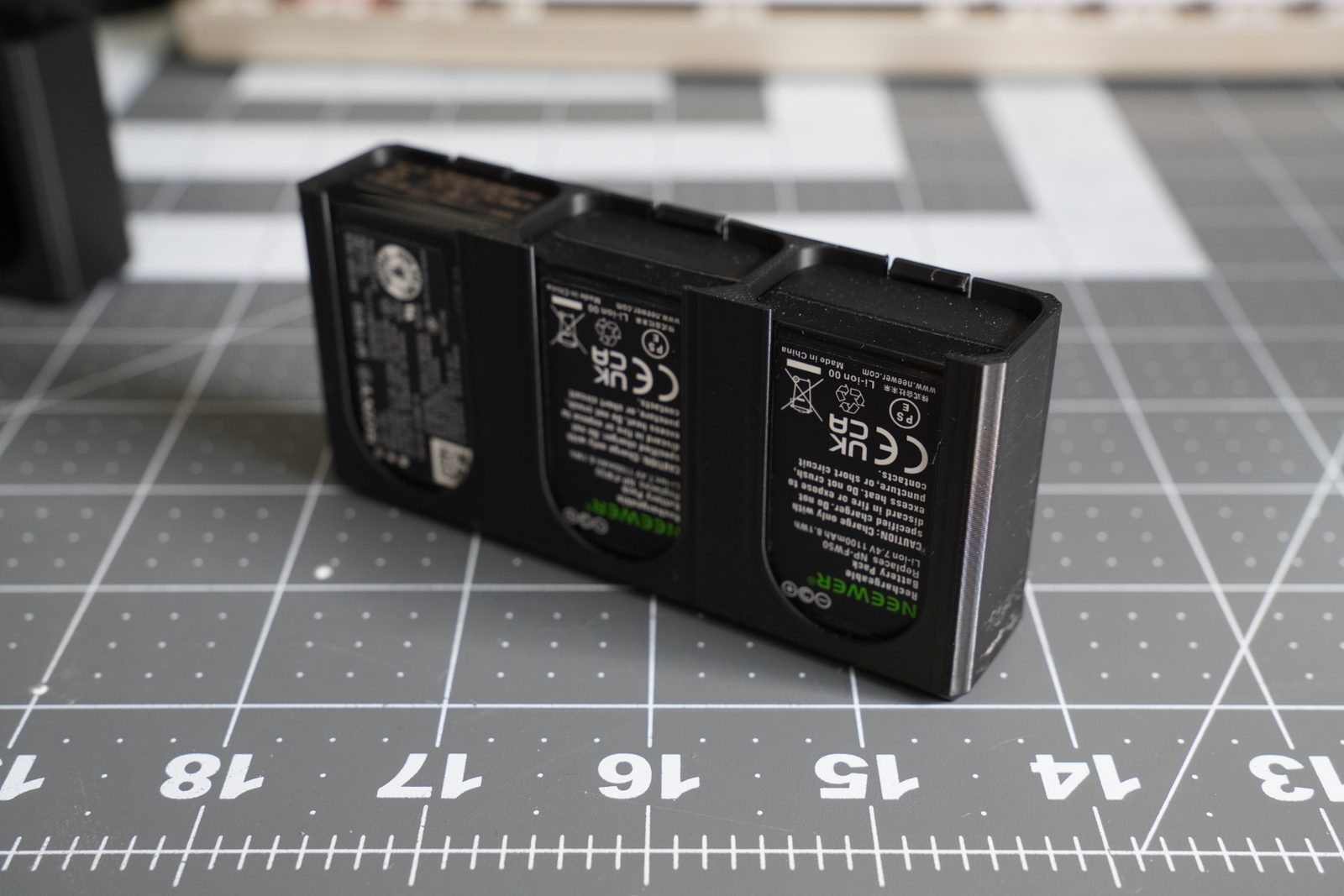 #11 Sony A6400 Battery Holder (NP-FW50) — vue 5
