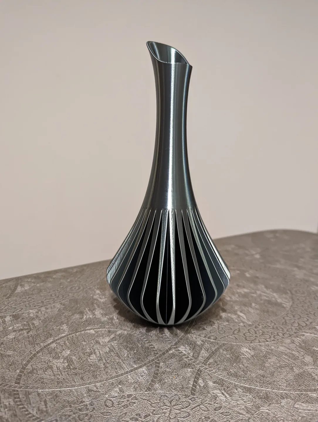 #13 MCM Vase — vue 4