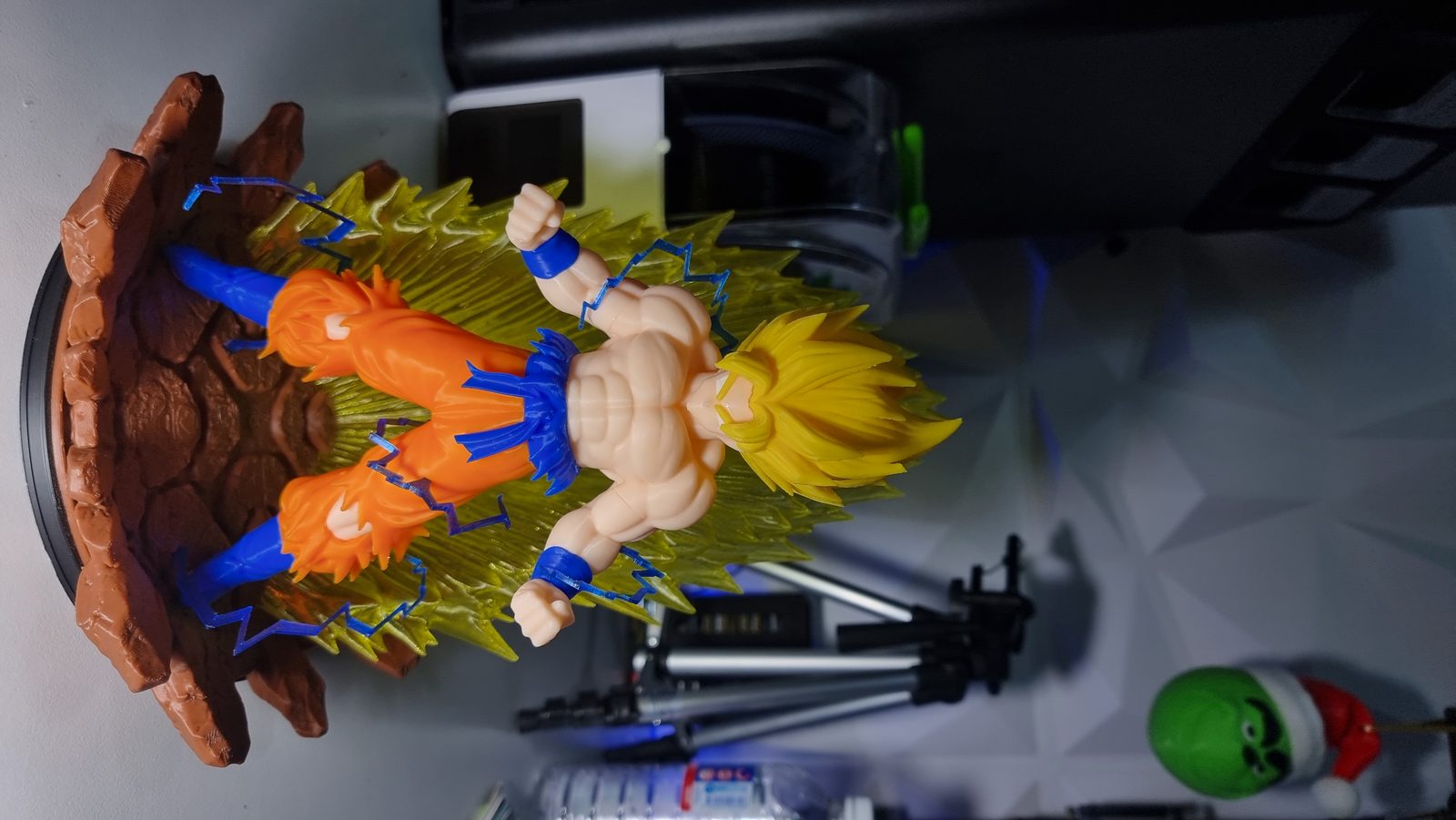 #14 Goku With Base FX — vue 23
