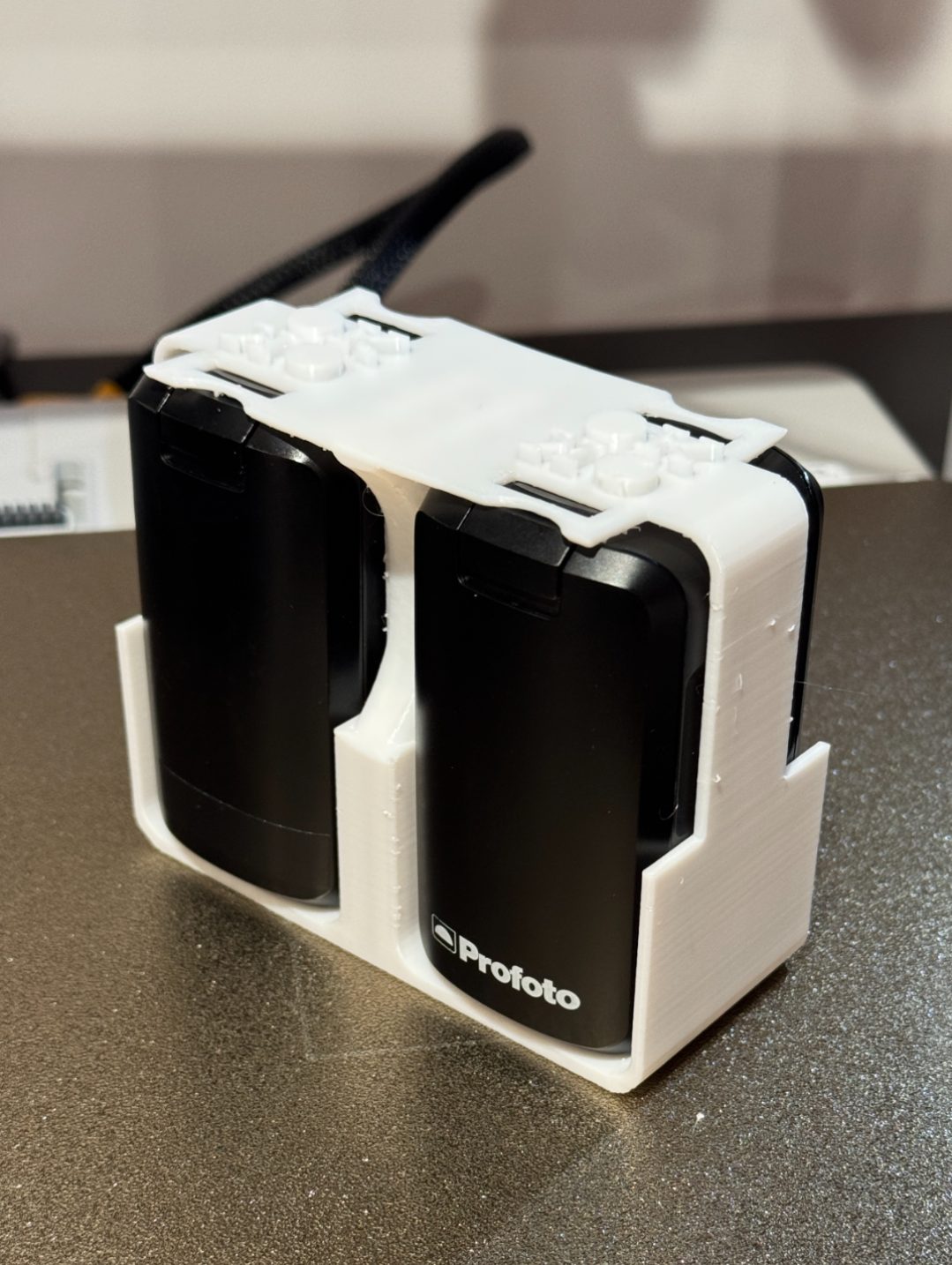#16 Profoto A1 & A2 Battery Holder (4 Batteries) — vue 2