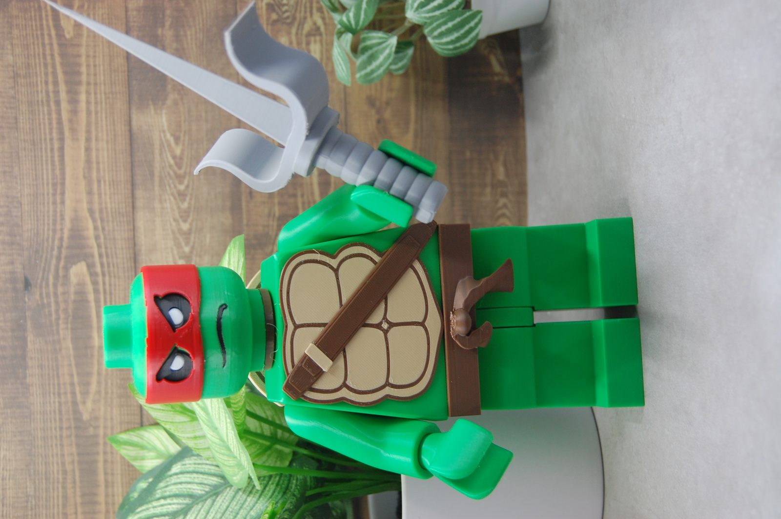 #18 500% Brick - Ninja Turtle Raphael — vue 3