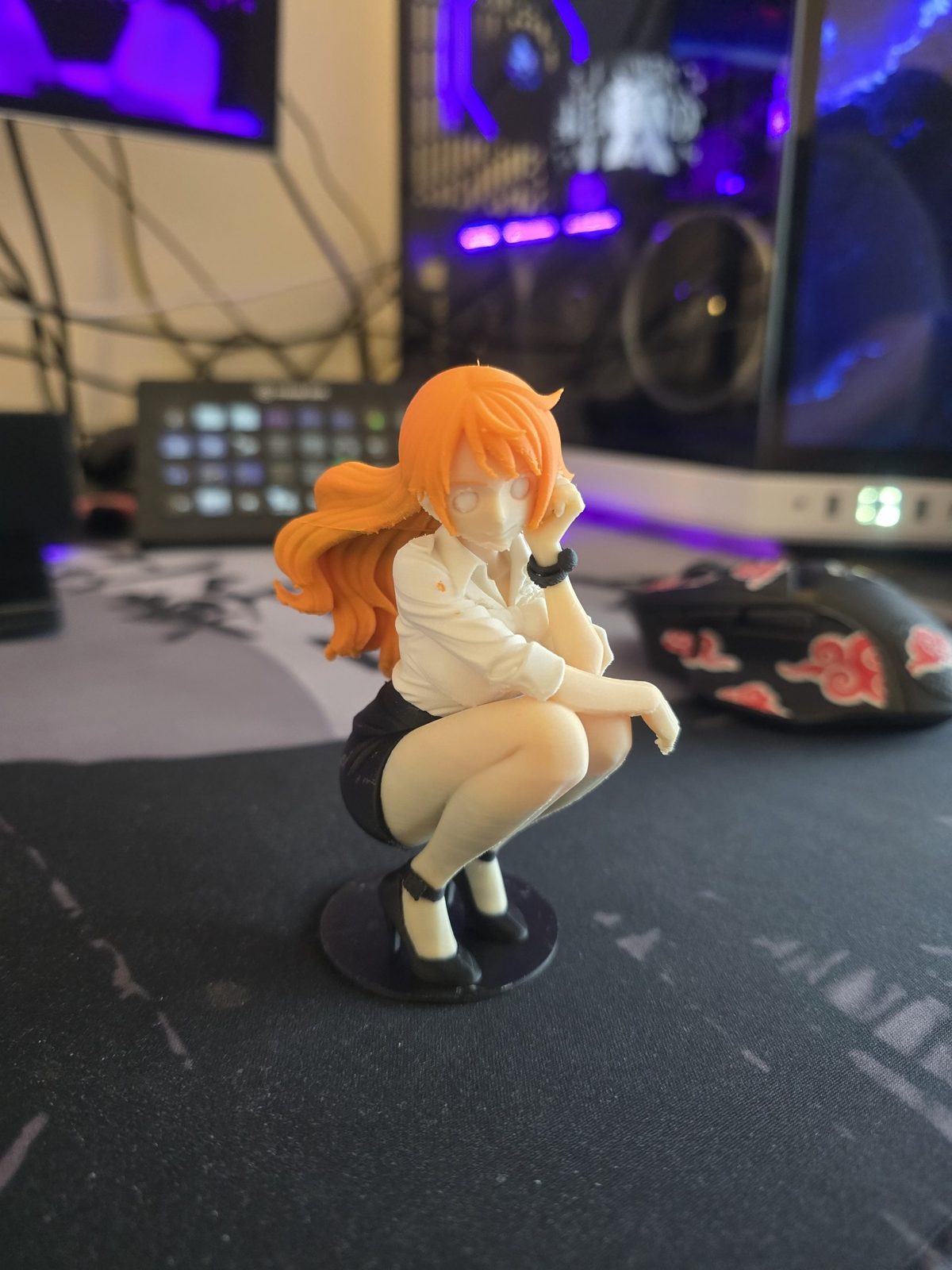 #18 Nami crouched one color or Ams — vue 3