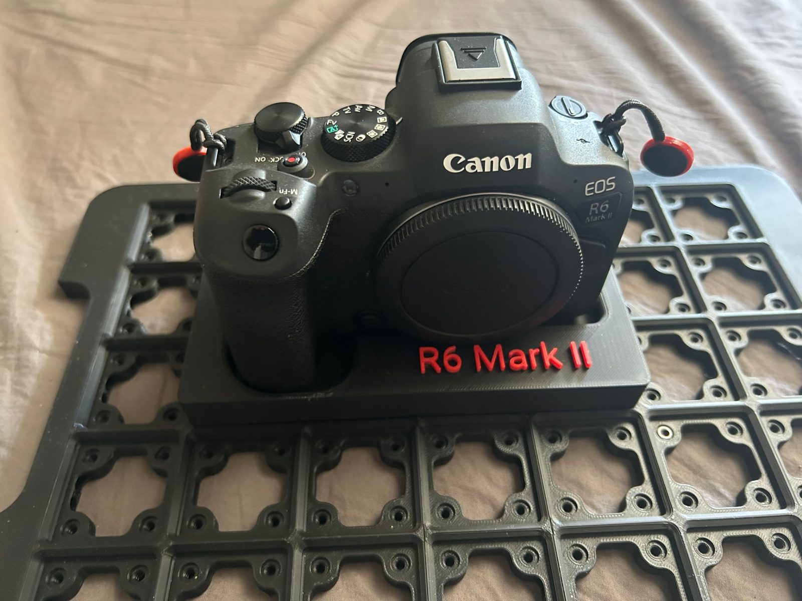 #19 Gridfinity holder for Canon EOS R6 Mark II — vue 2