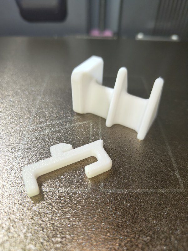 #21 Ikea Skadis Pliers Holder (1 to 6 slots) v1.0 — vue 2