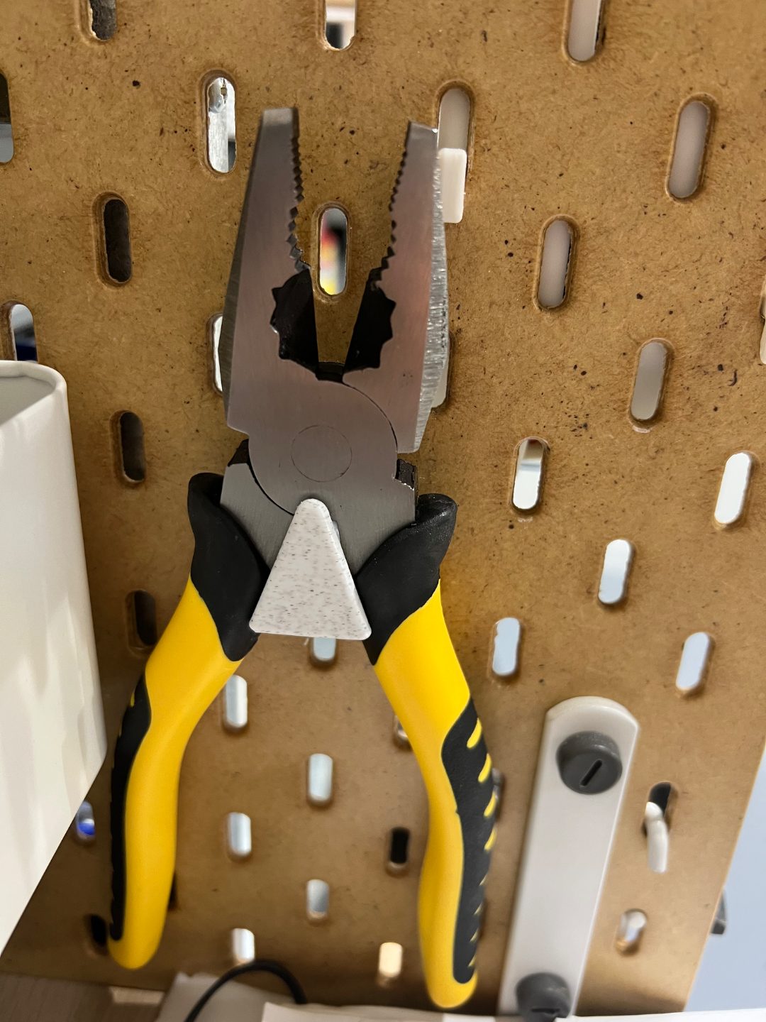 #21 Ikea Skadis Pliers Holder (1 to 6 slots) v1.0 — vue 6