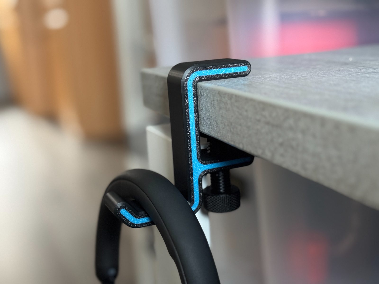 #21 Simple Headphone Hook dual color — vue 10