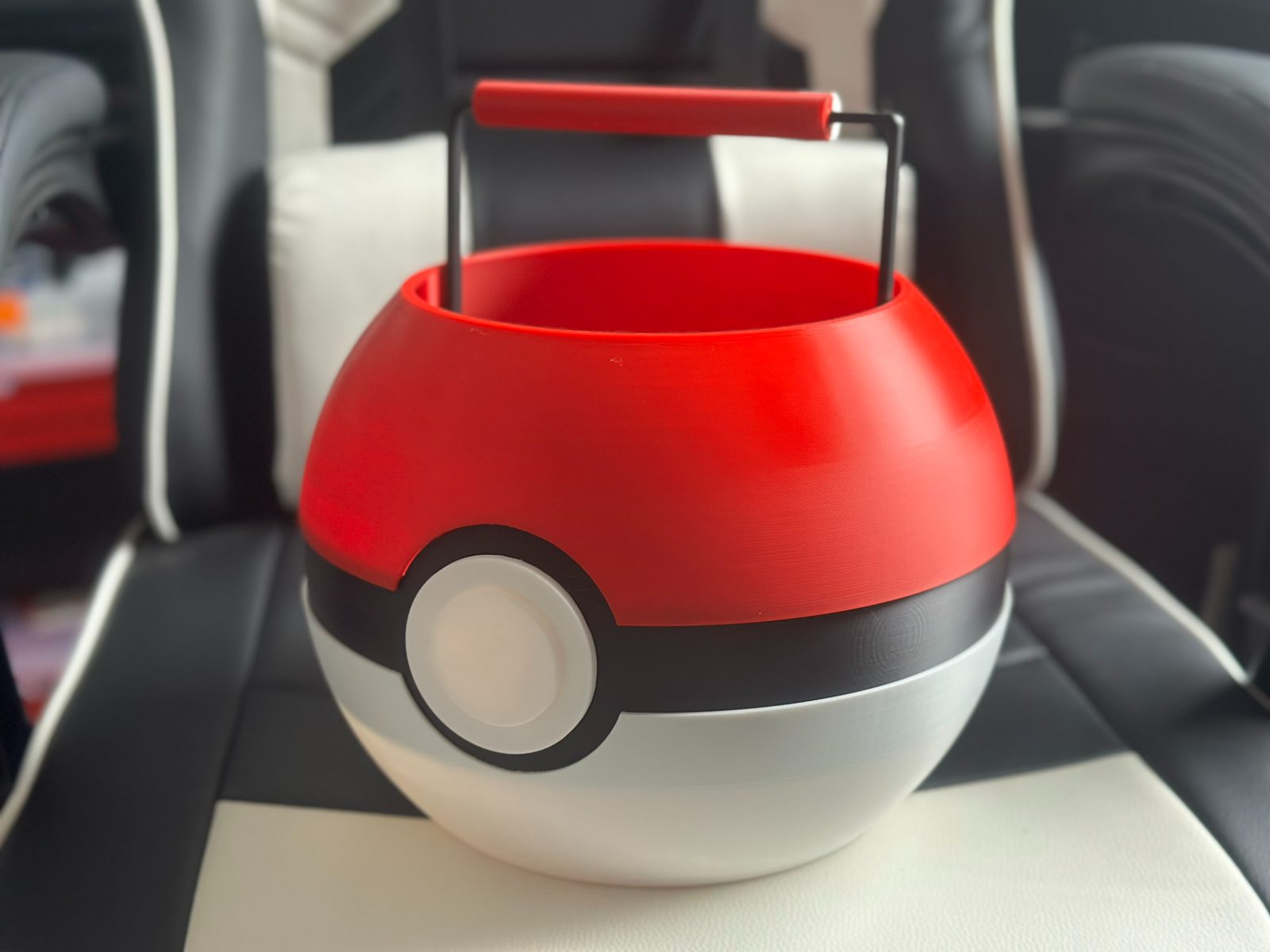 #22 Halloween Pokeball Trick or Treat Bucket — vue 1