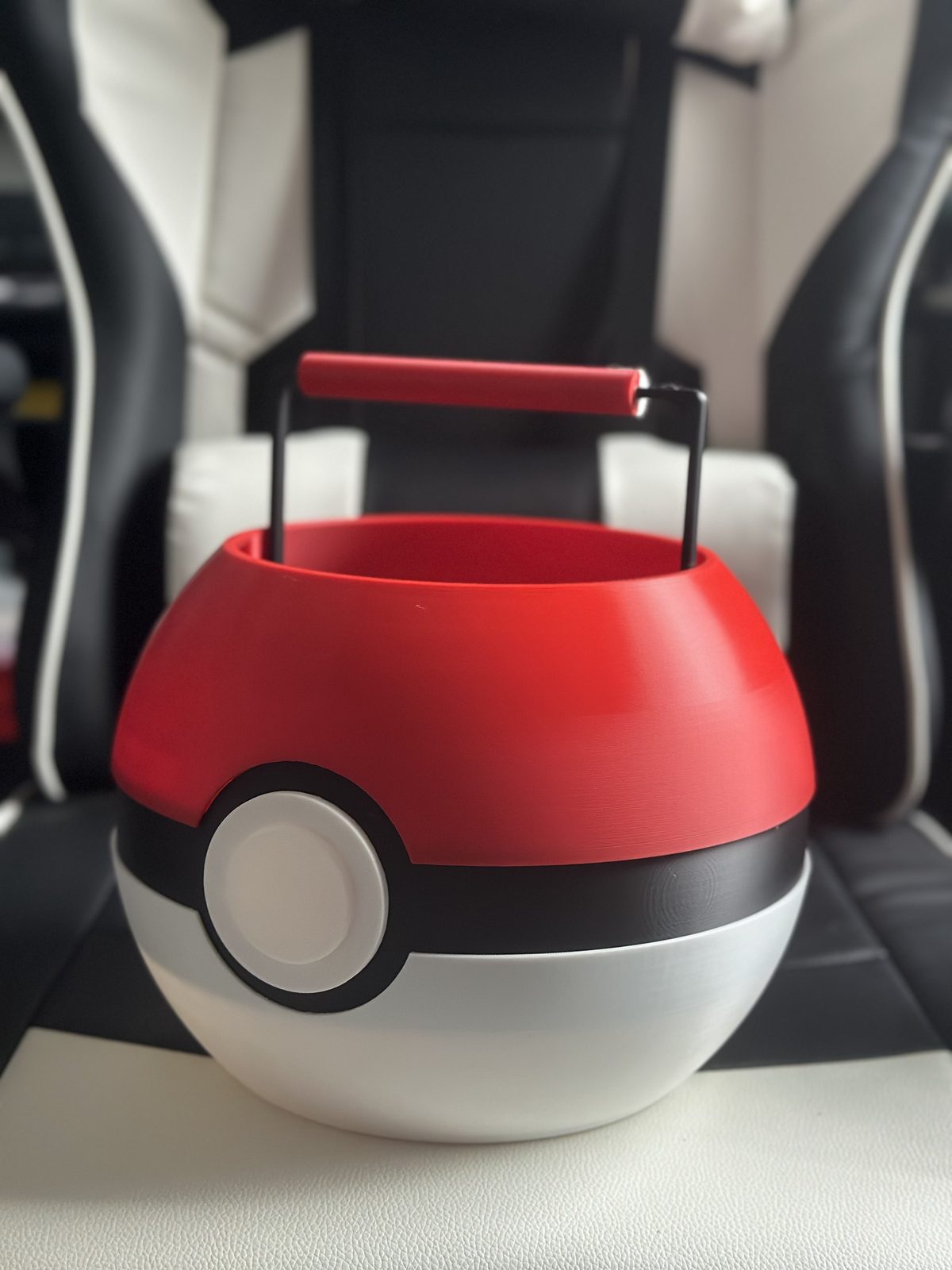 #22 Halloween Pokeball Trick or Treat Bucket — vue 10