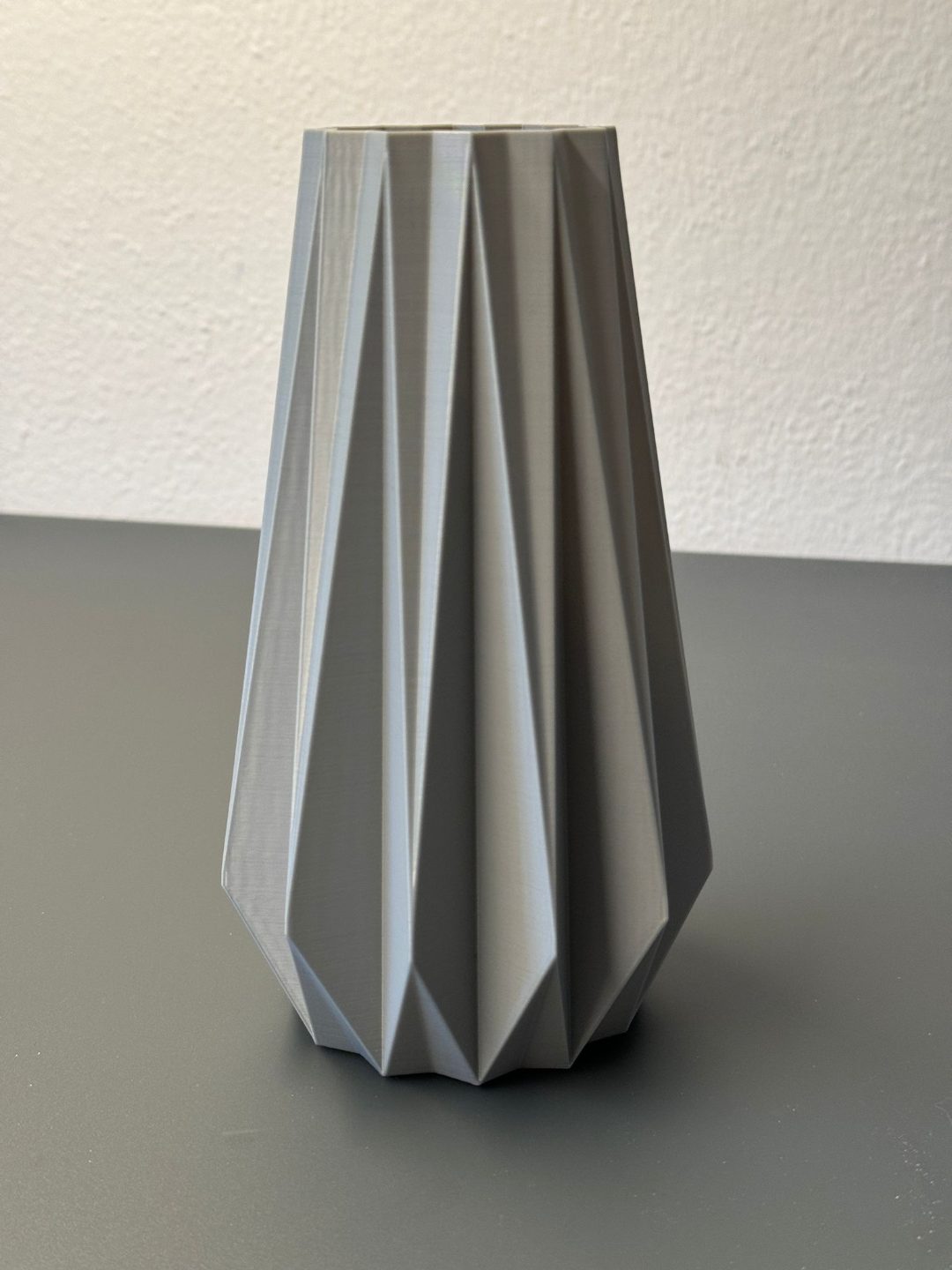 #24 Vase big ribs triangle — vue 15