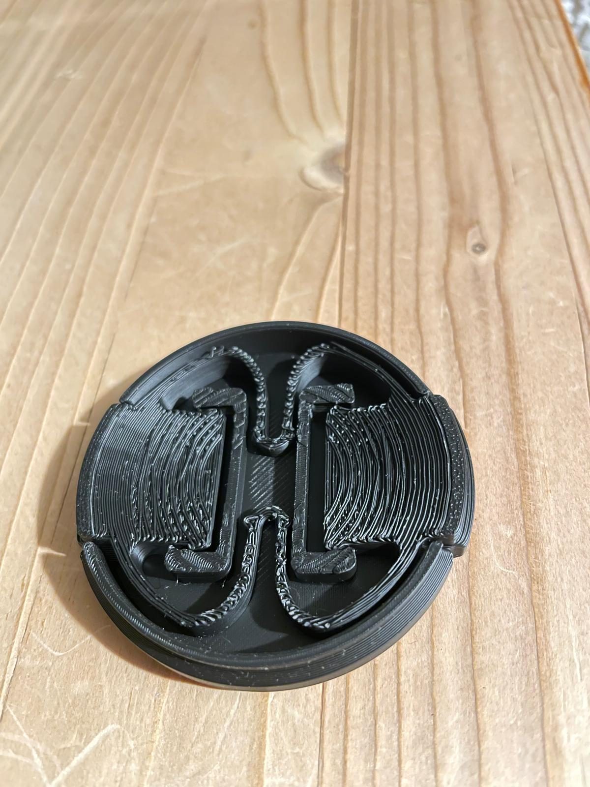 #28 Ultimate Lens Cap - Many Sizes — vue 3