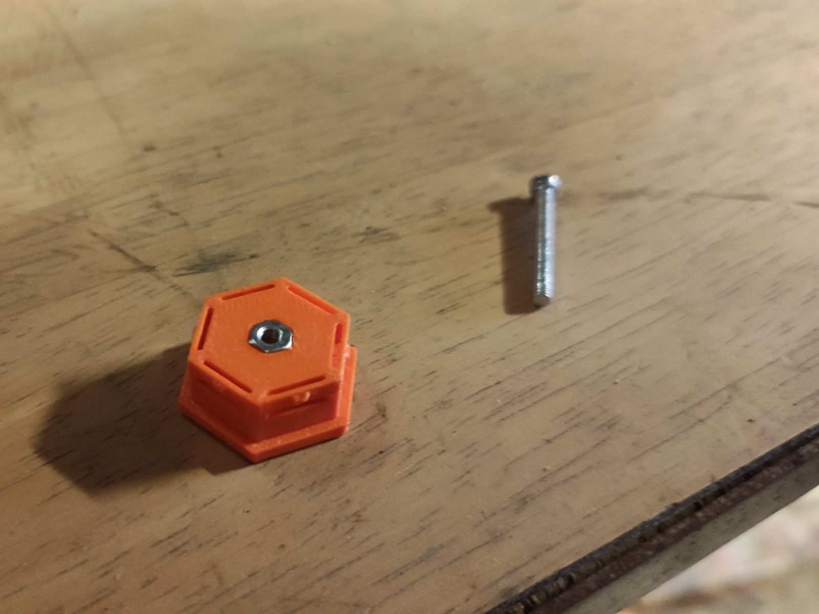 #29 HSW insert M3 Nut assembly — vue 1