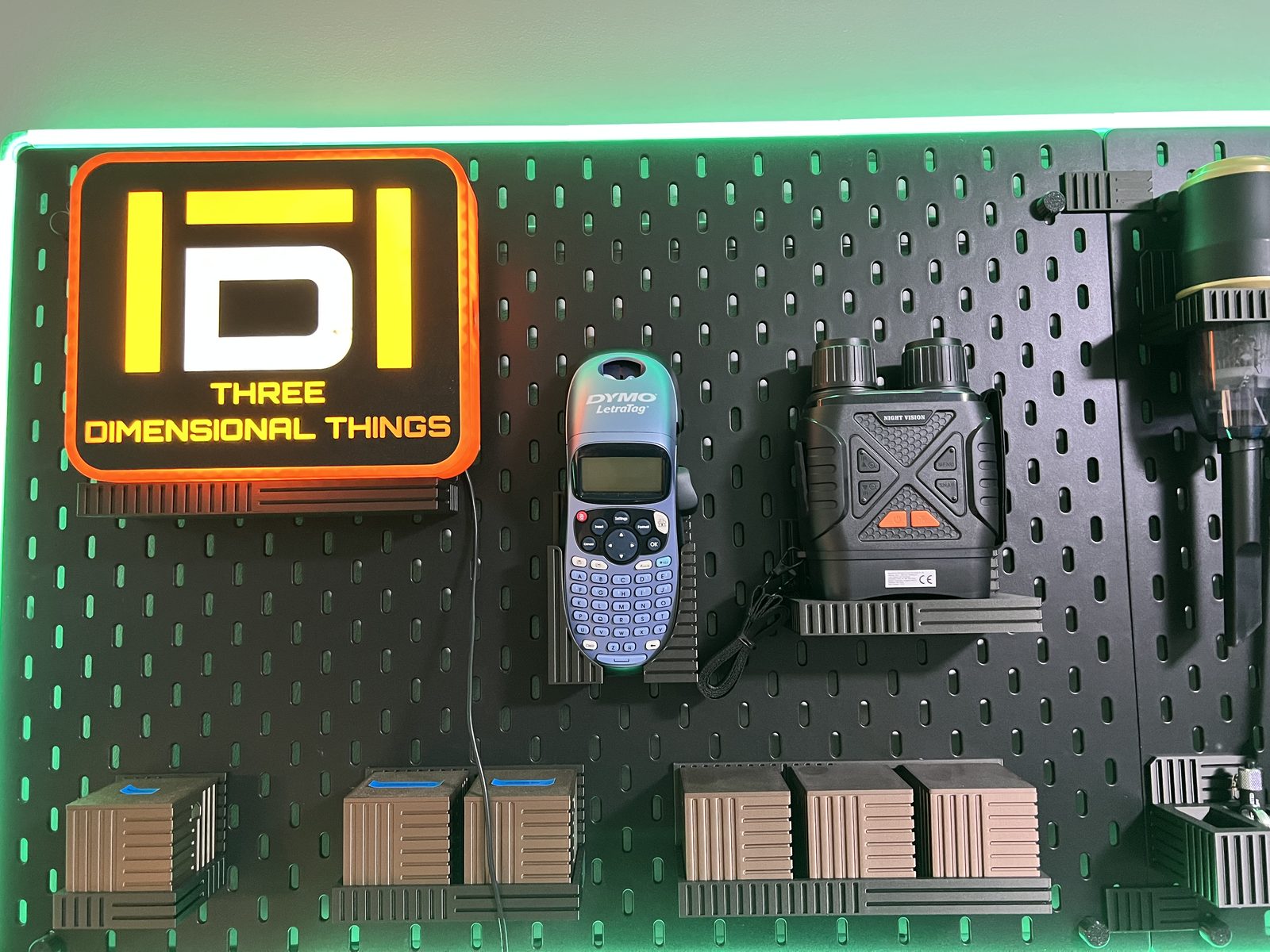 #30 OBSIDIAN - SKADIS Pegboard Boxes and Holders — vue 24