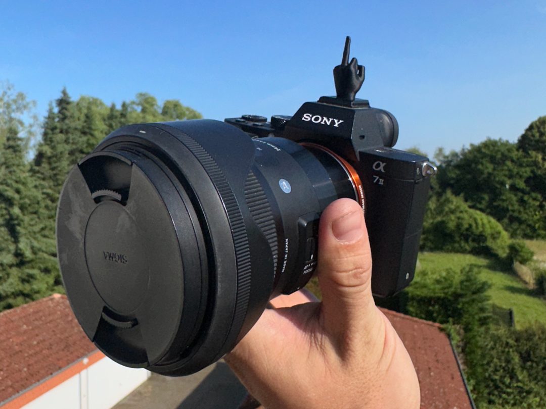 #31 Blitzschuh, Schutzkappe Sony A7 Mittelfinger — vue 2
