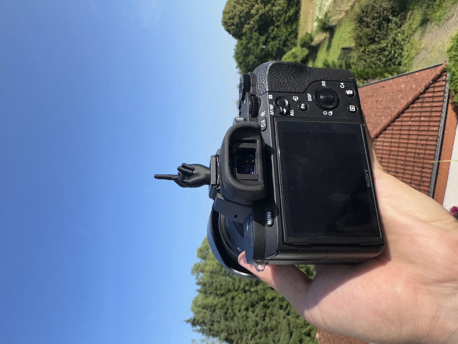 #31 Blitzschuh, Schutzkappe Sony A7 Mittelfinger — vue 3
