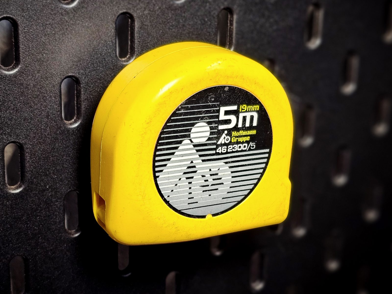 #32 Skadis Tape Measure Mount — vue 1