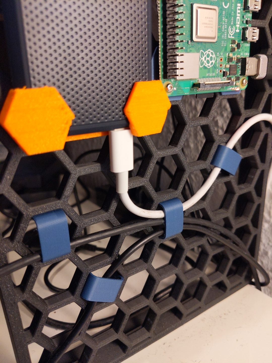 #33 Quick cable clip for honeycomb storage wall (HSW) — vue 1