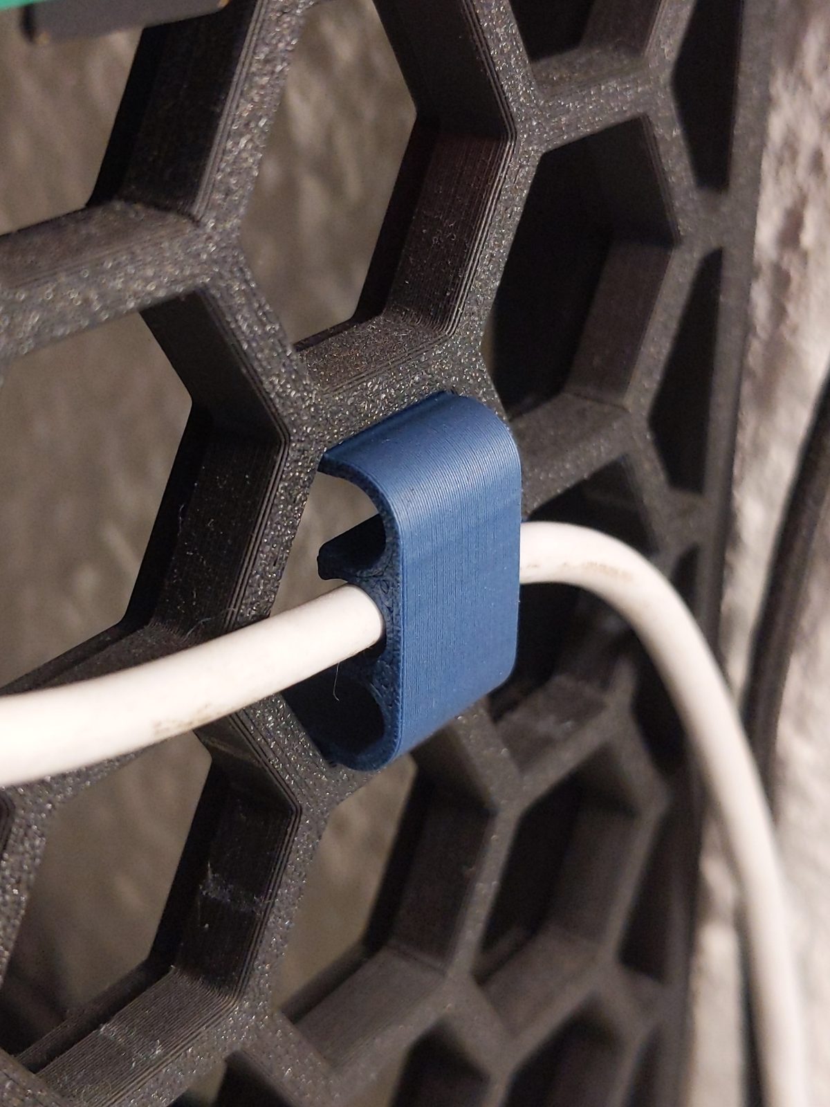 #33 Quick cable clip for honeycomb storage wall (HSW) — vue 3