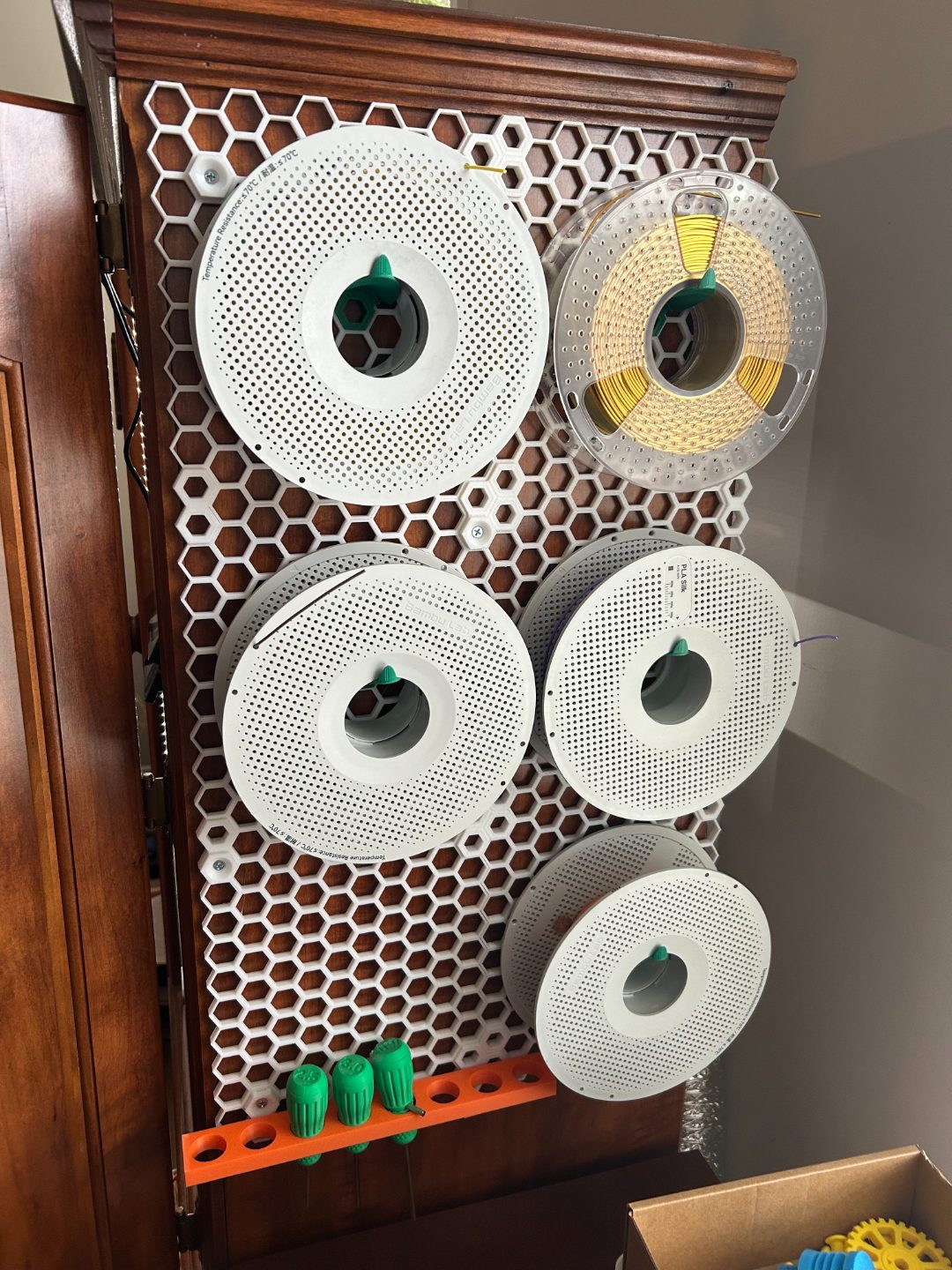 #34 Honeycomb Storage Wall HSW Spool Holder V2 — vue 4