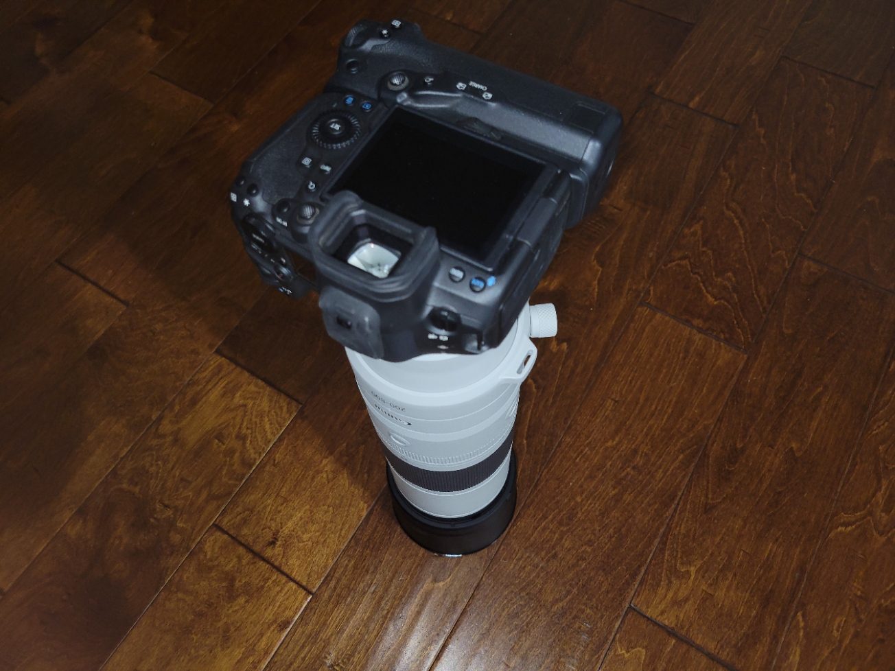 #36 Canon RF 200-800 Lens Hood Bumper — vue 3