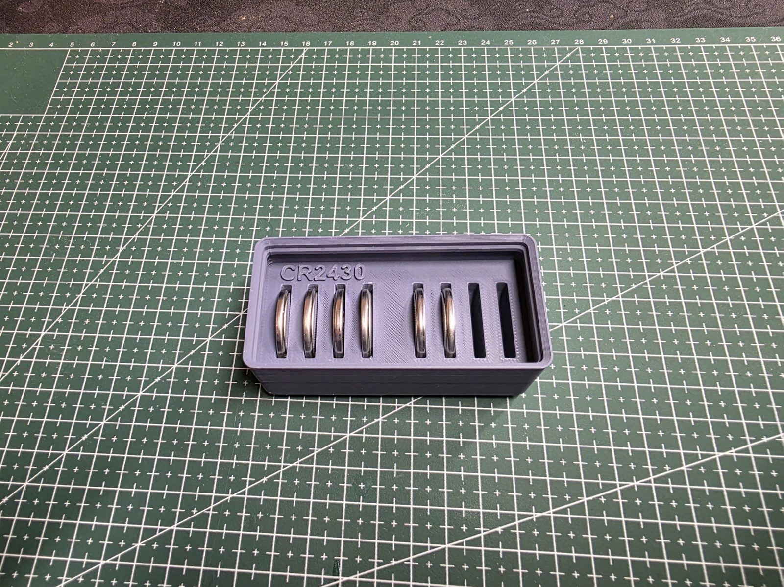 #37 CR24xx Coin Battery Storage for Gridfinity — vue 2