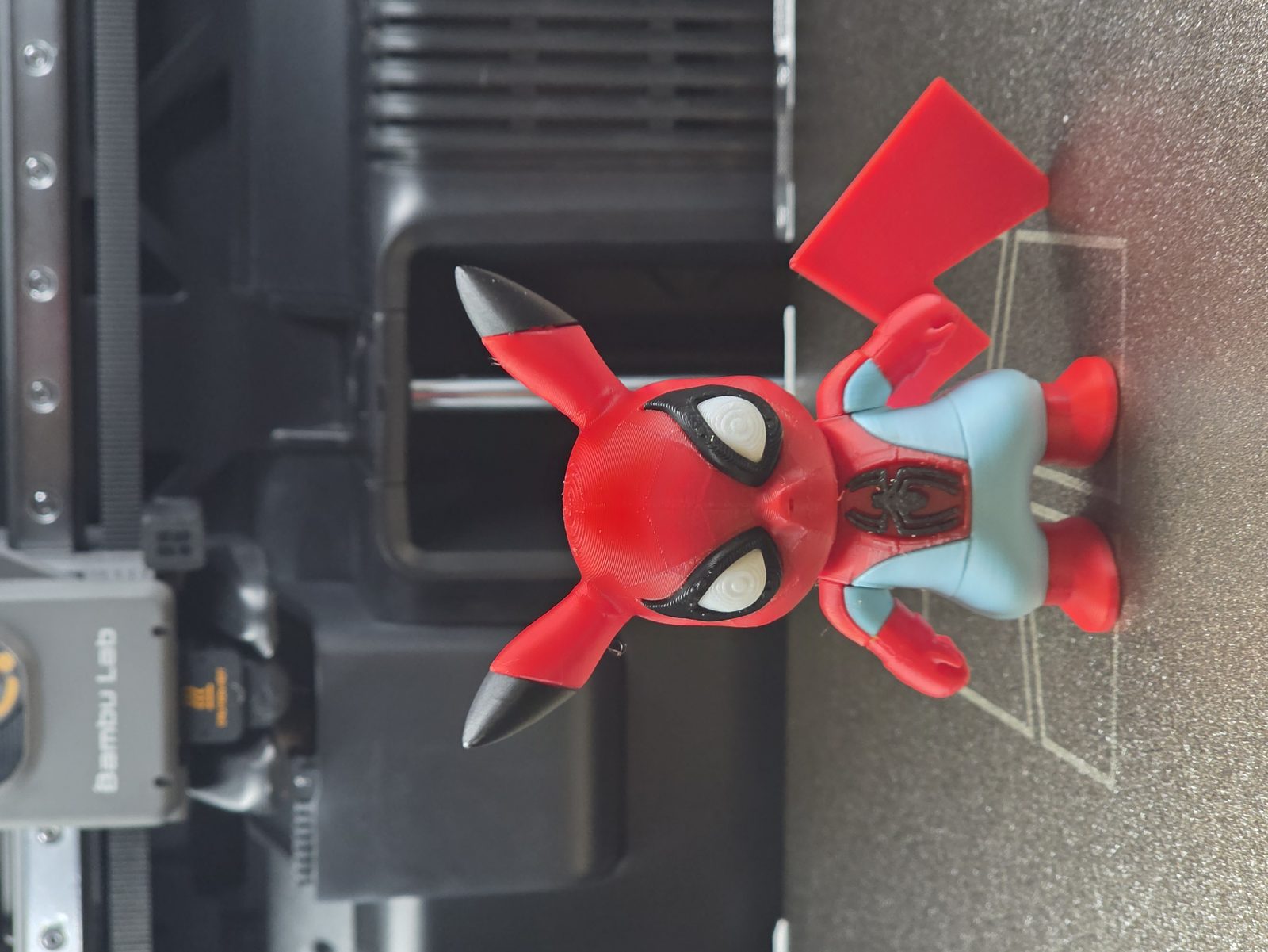 #37 Spider Man - Pikachu (Multiparts) — vue 5