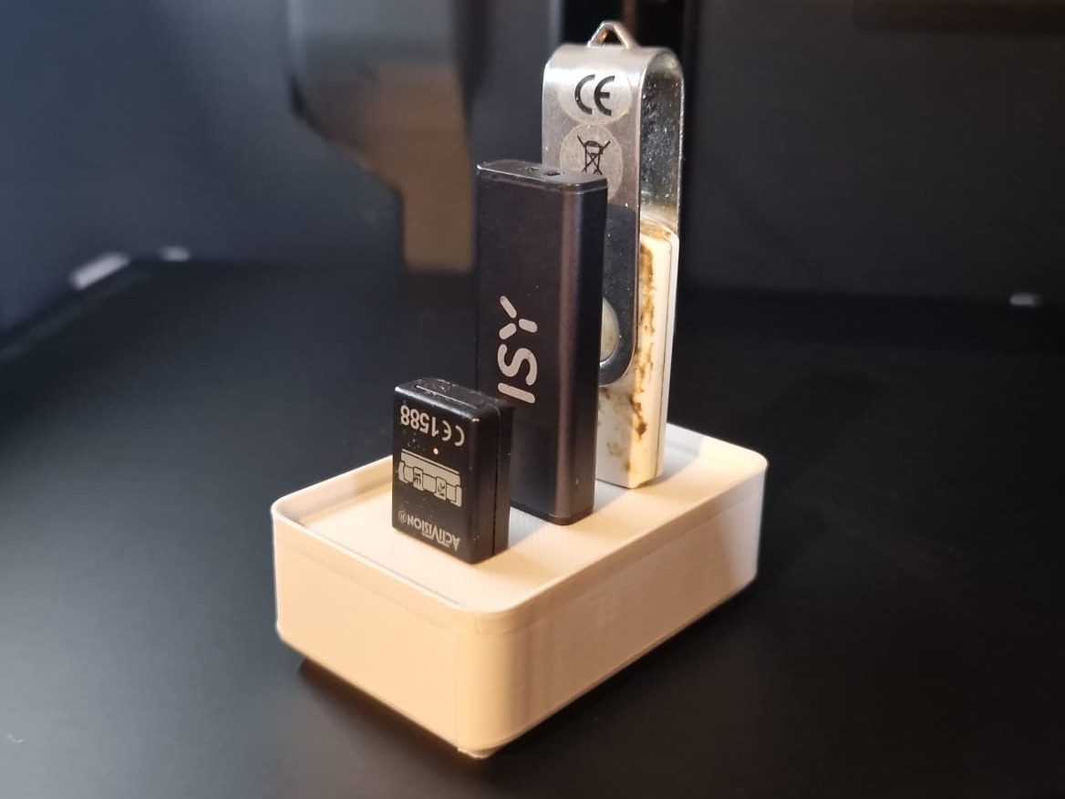 #38 Usb stick holder for 3, 5 and 7 slots — vue 4