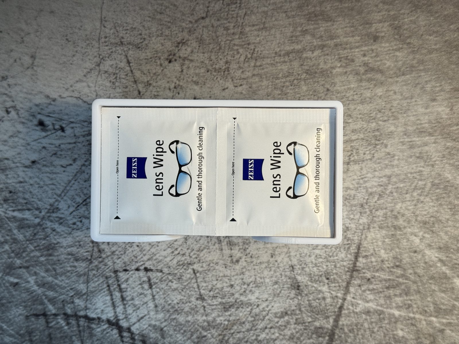 #39 Lens Wipe Dispenser — vue 5