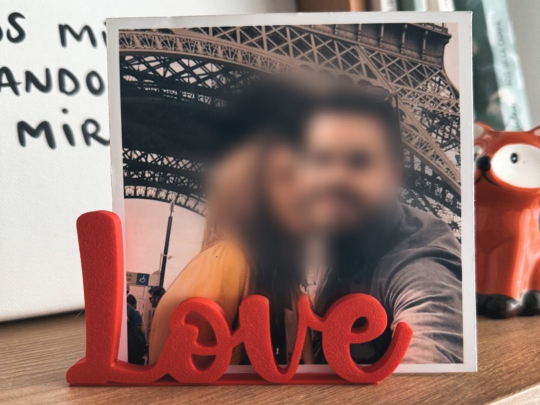 #40 Love Photo Stand – Romantic 3D Decor — vue 1