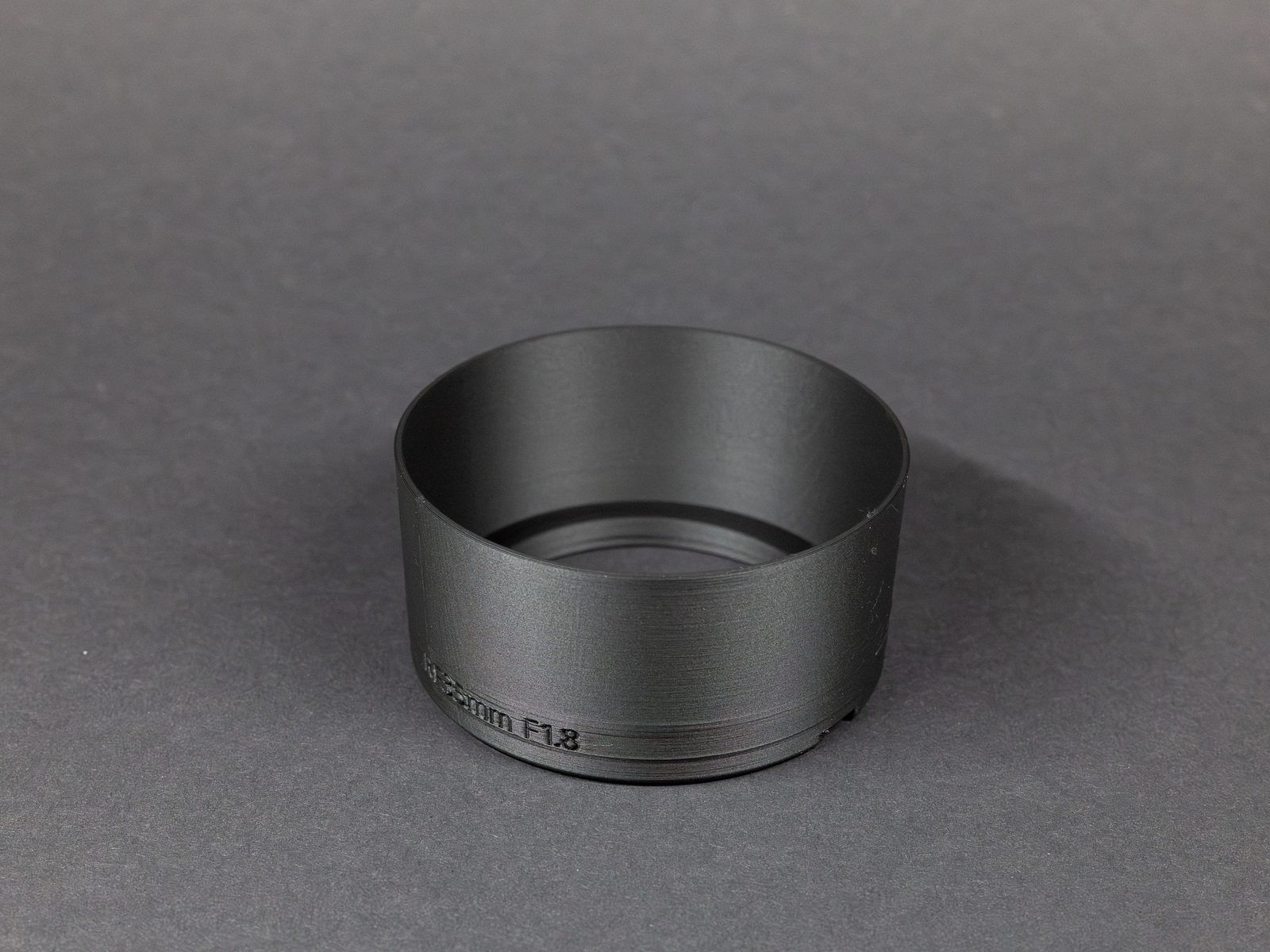 #41 Canon RF 35mm f 1.8 Macro IS STM Lens Hood — vue 2