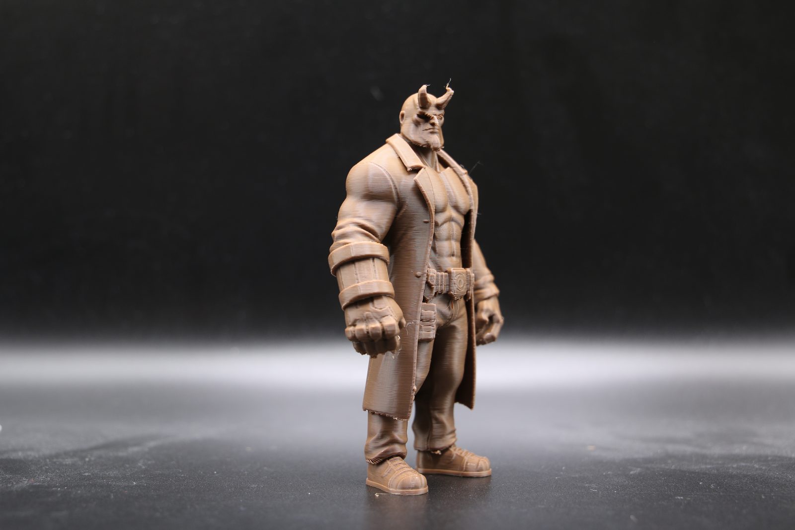 #41 Hellboy Desktop Buddy — vue 8
