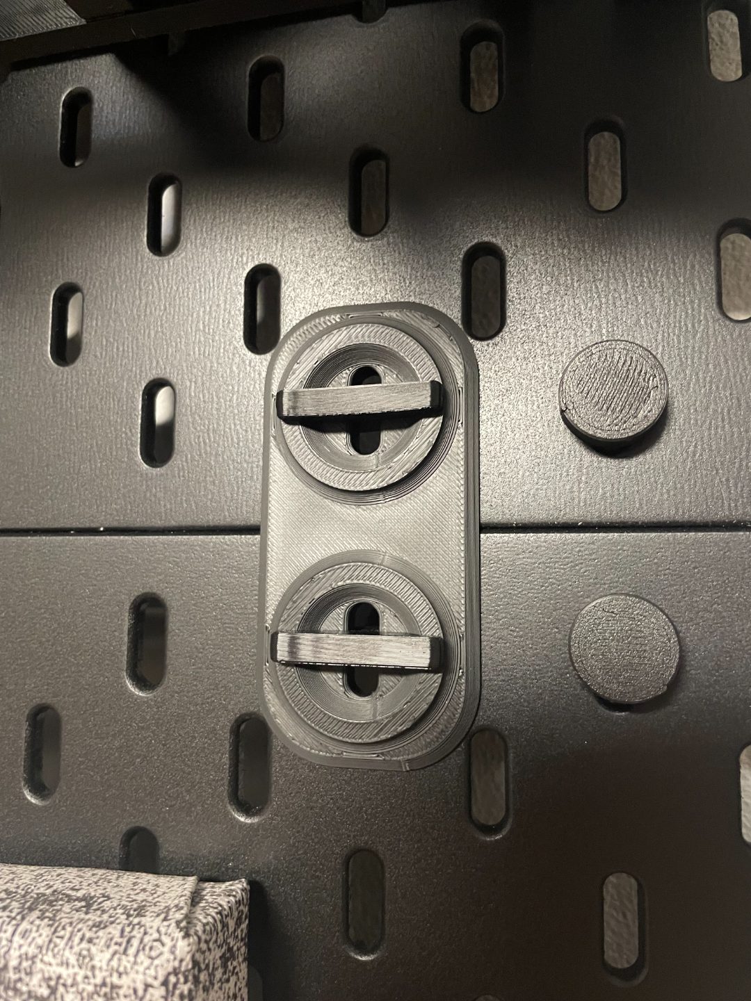 #42 Skadis T-clip connector — vue 5