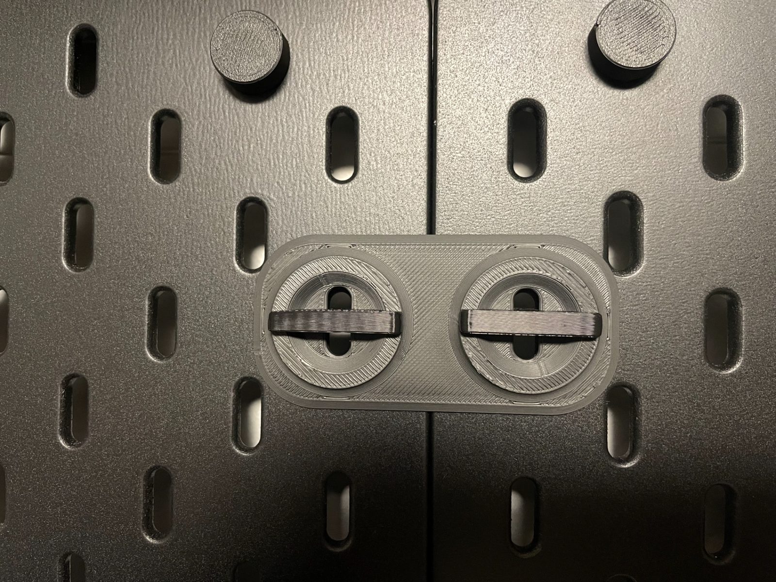 #42 Skadis T-clip connector — vue 6