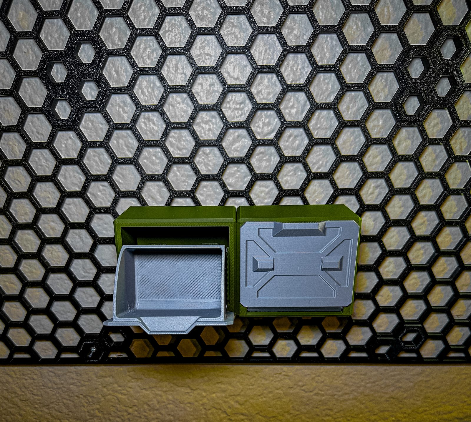 #43 HSW Tilt Box - Rugged Storage Box — vue 3