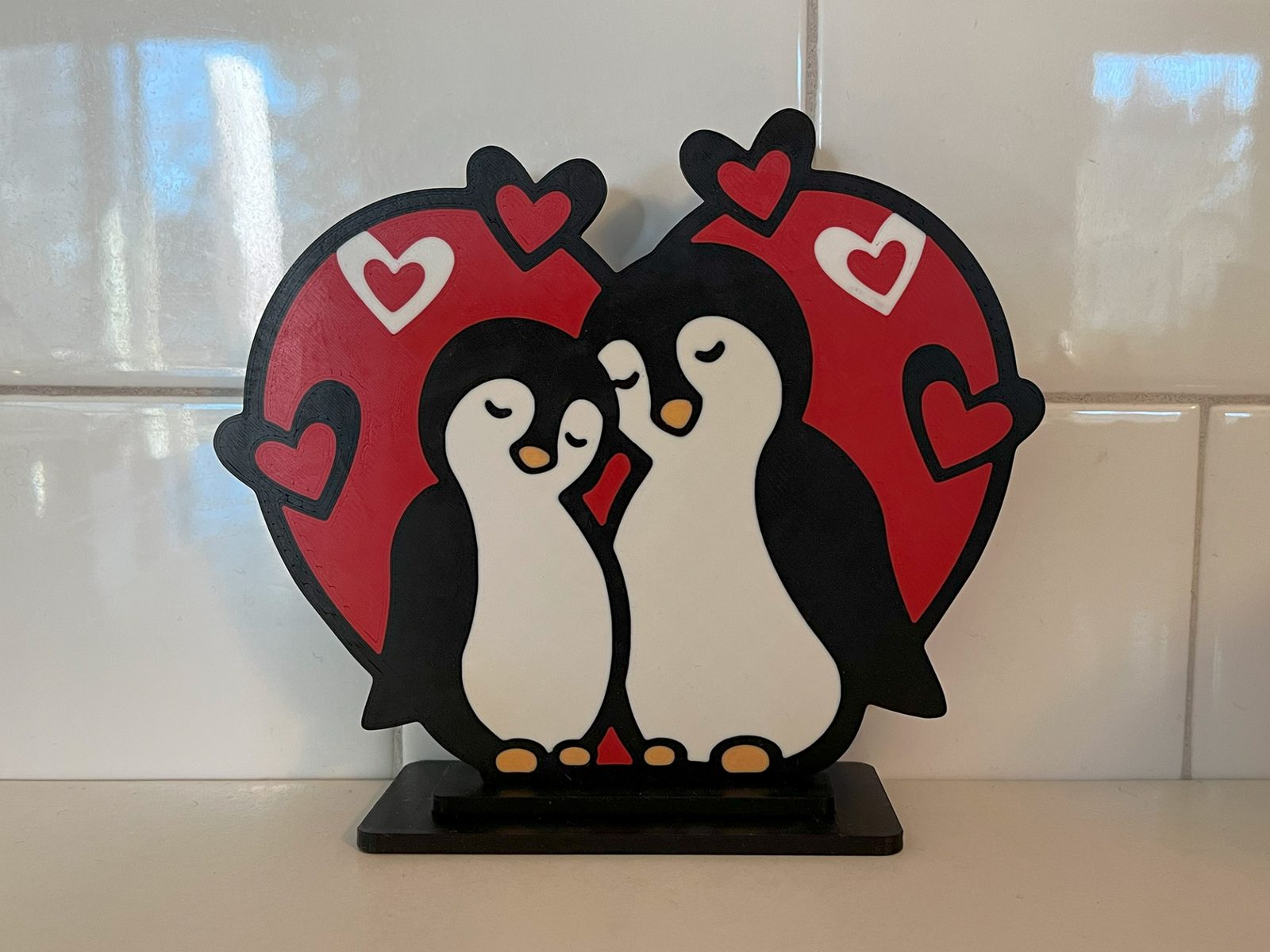 #44 Penguin Couple in Love Decor Valentine's Sign — vue 1