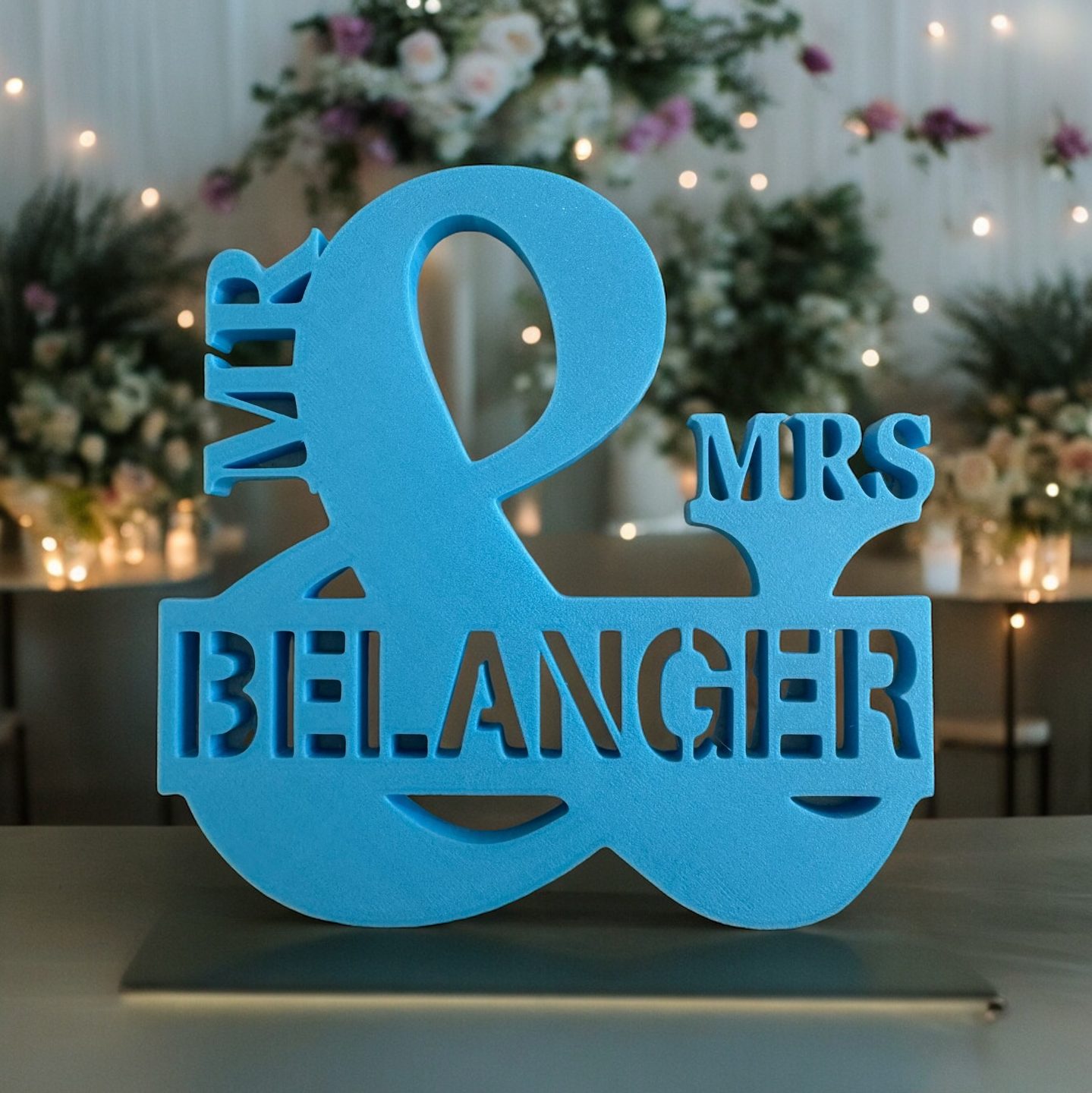 #45 Mr. and Mrs. personalized wedding decor — vue 3