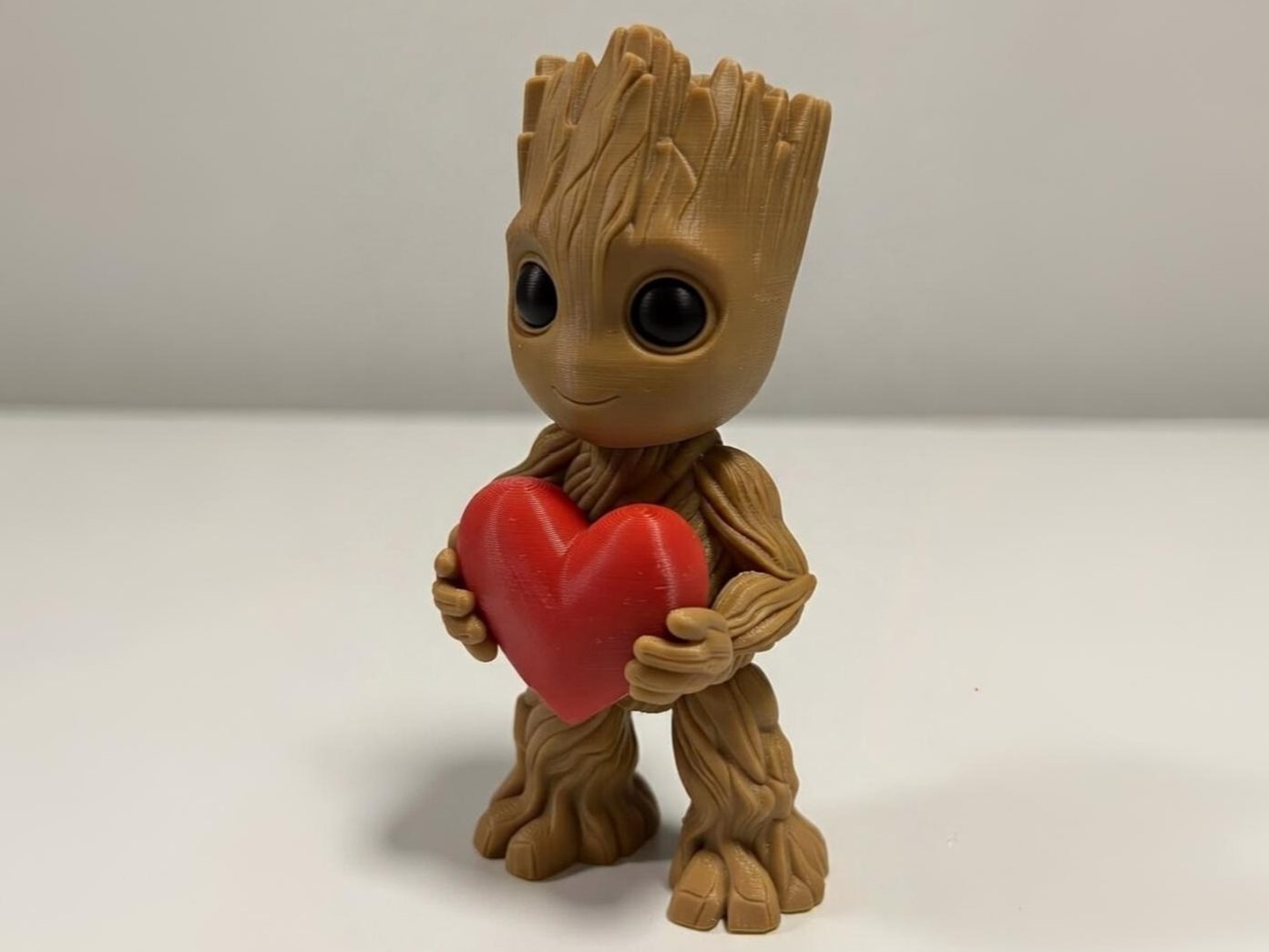 #45 Valentines - Cute Baby Groot with Heart — vue 3