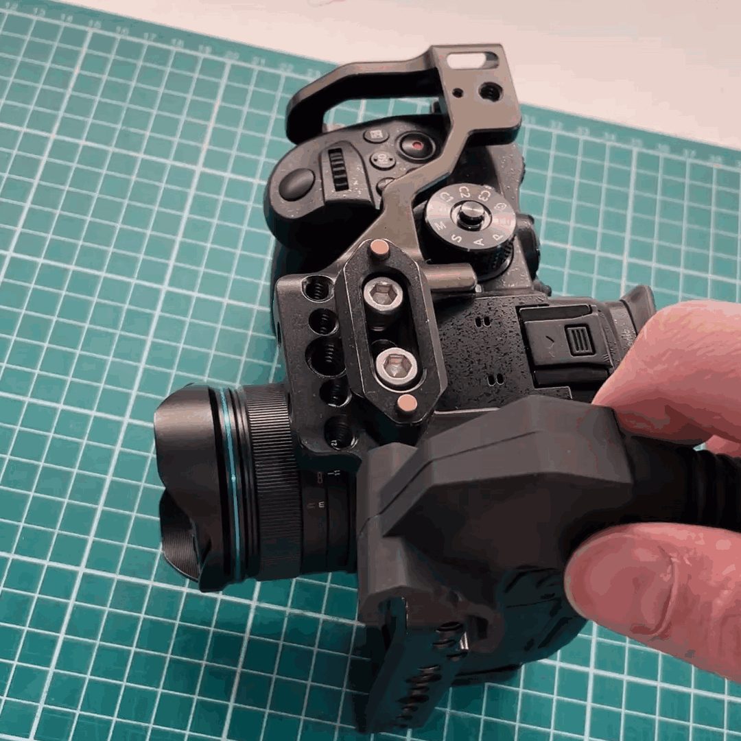 #47 Camera Top Handle for Nato Rail — vue 3