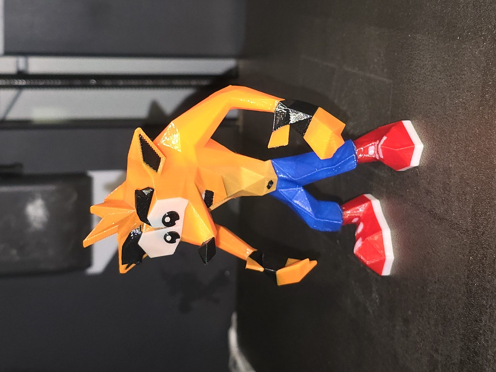 #47 Low poly retro Crash figure — vue 3