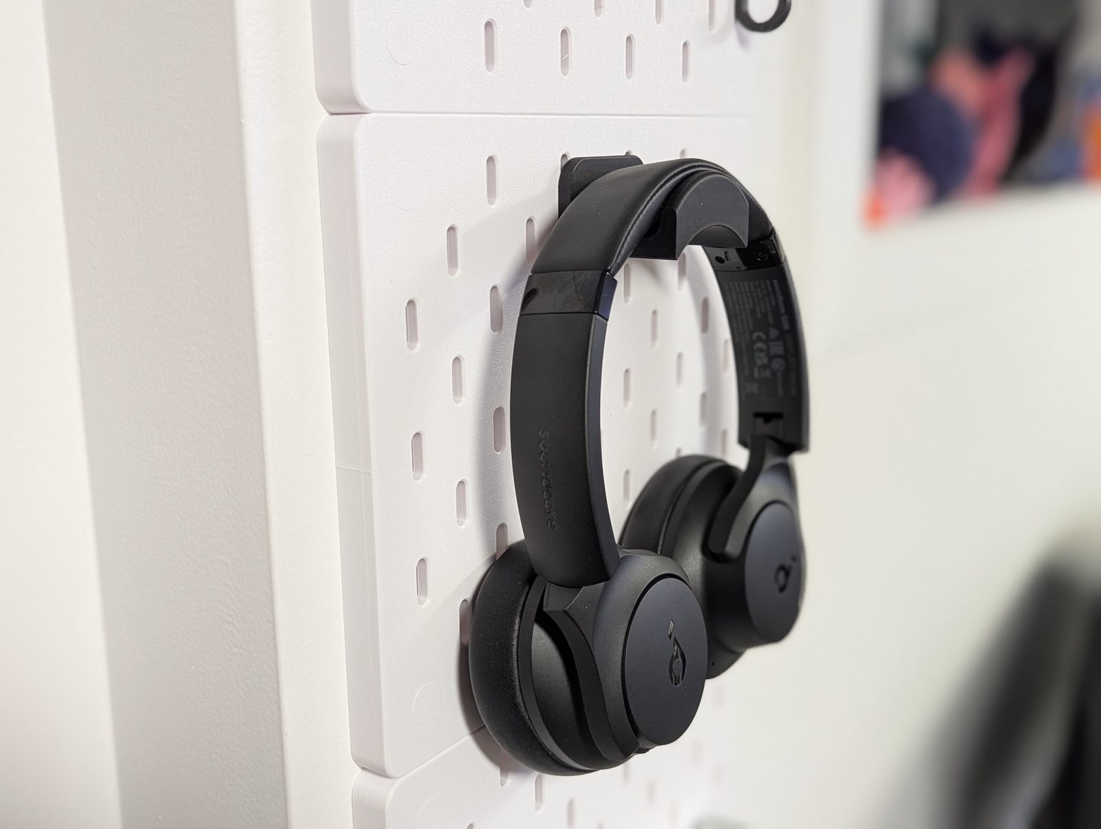 #48 Ikea Skadis Headphone Holder — vue 18