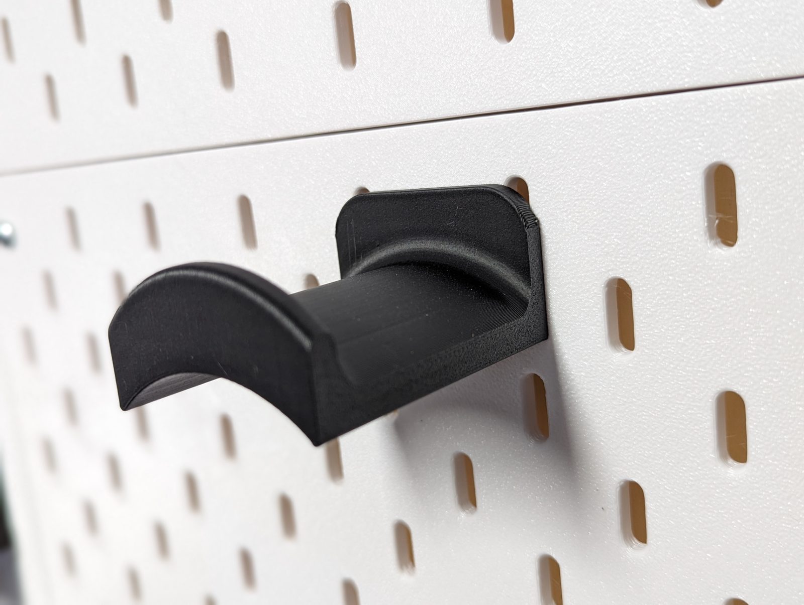 #48 Ikea Skadis Headphone Holder — vue 21