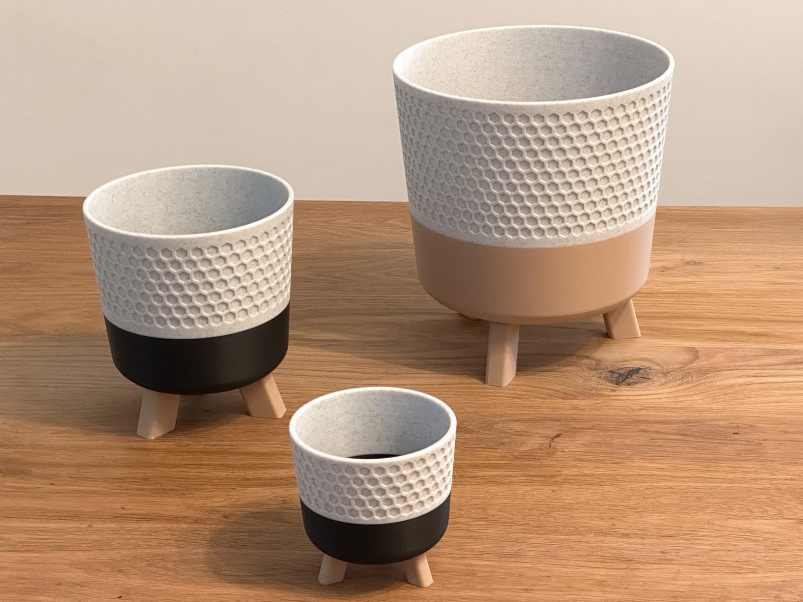 #49 Modern Plant Pot with Legs — vue 4