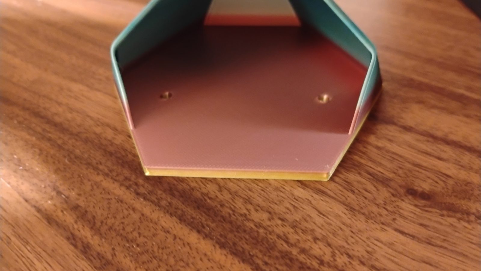 #51 Wall-Mounted Minimalist Plant Pot Stealth — vue 3