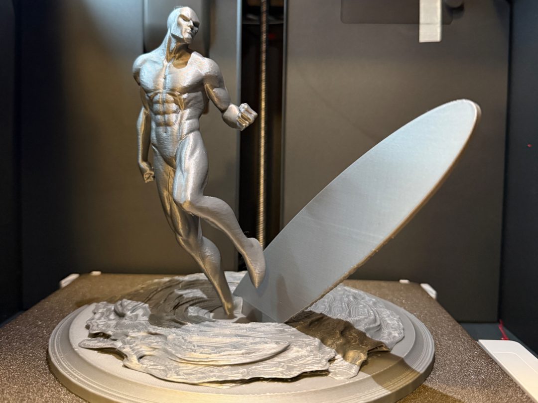 #53 Silver Surfer In black hole — vue 1