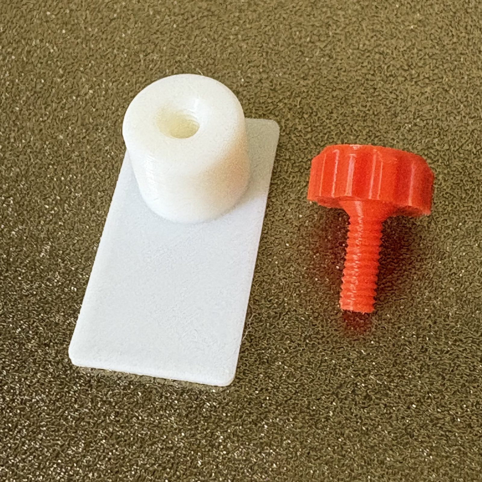 #56 SKÅDIS Wall Mount with 3M Command Strip — vue 1