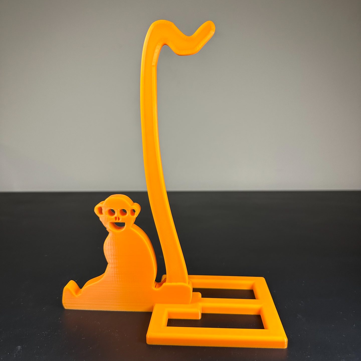 #57 BigTail Monkey Banana Hanger Stand — vue 1