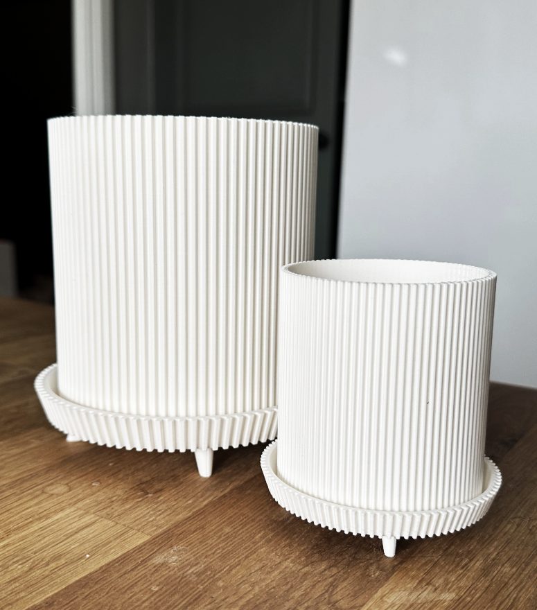 #57 Planter with legs — vue 4